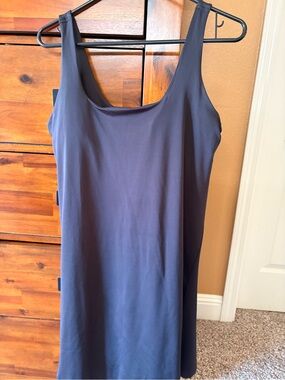 Simple active dress black large